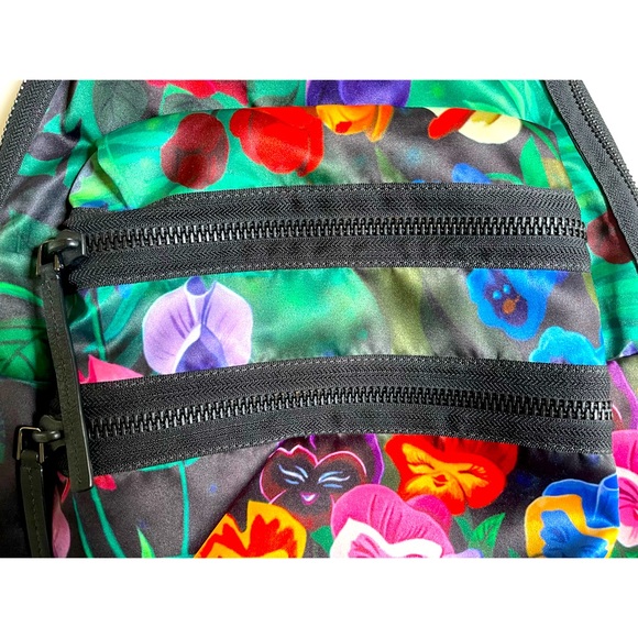 Marc by Marc Jacobs x I Am Not Like Other Girls Bundle - Picture 9 of 10